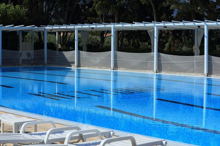 Pool 23 of 73