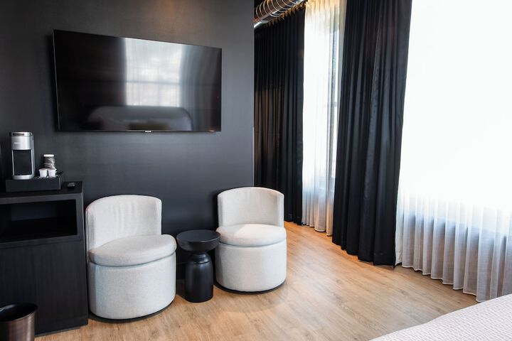 Room 3 of 34