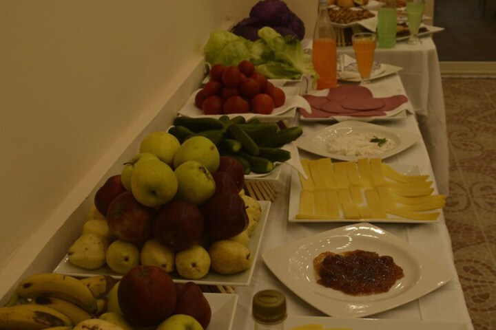 Dining 38 of 60