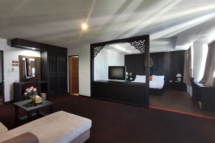 Room 7 of 27