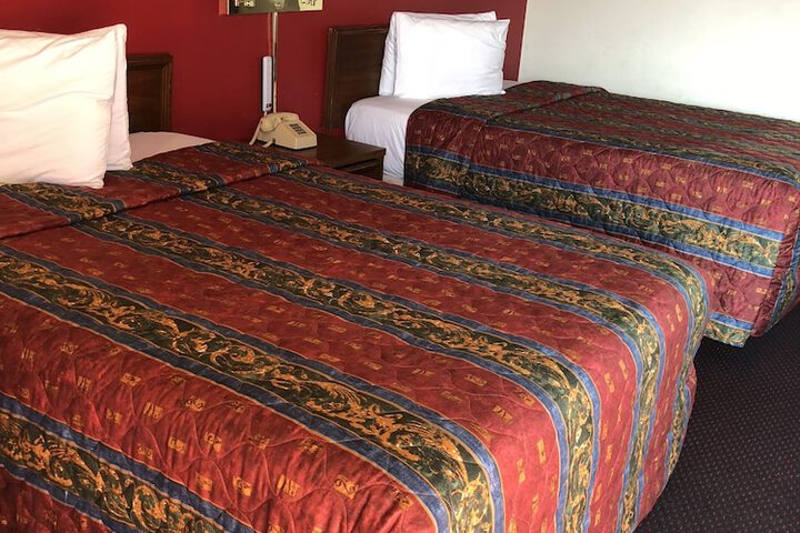 2 Double Beds (12 of 12)