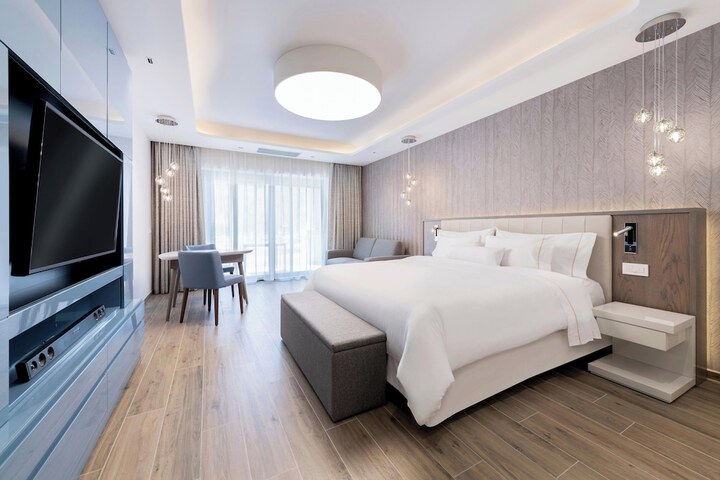 Room 28 of 162