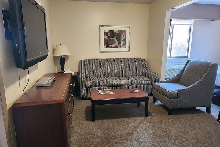Deluxe King Bed Sofa (9 of 23)