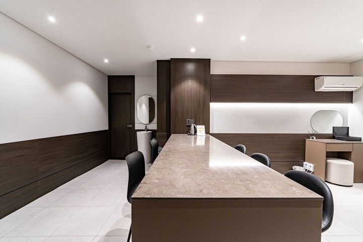 Room 35 of 48