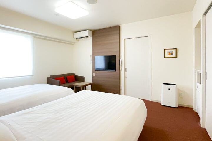 Room 12 of 46