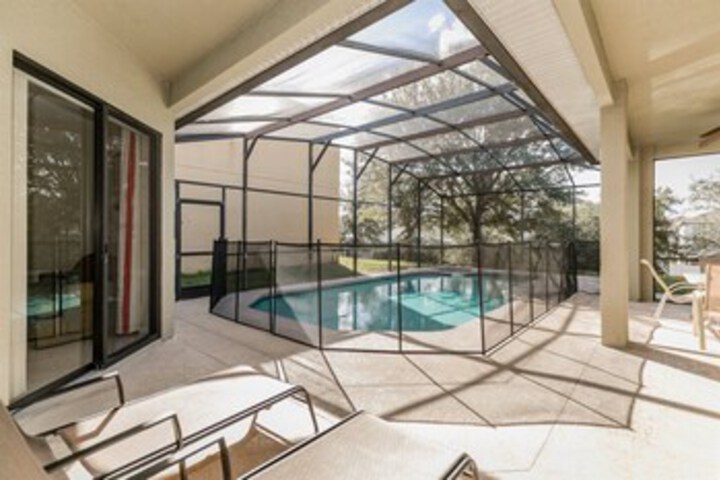Pool 11 of 27