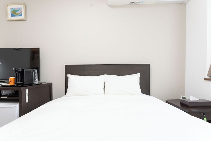 Room 8 of 55