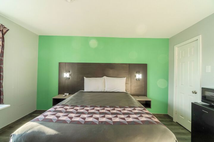 Room 25 of 79
