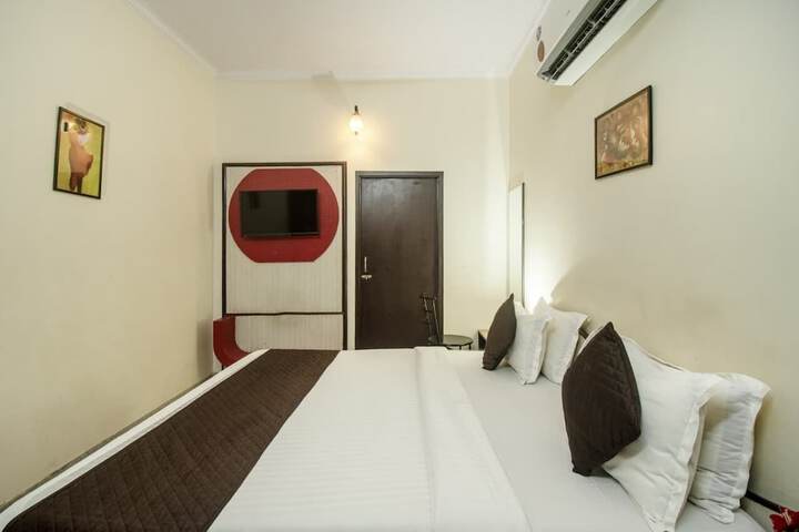 Room 16 of 60