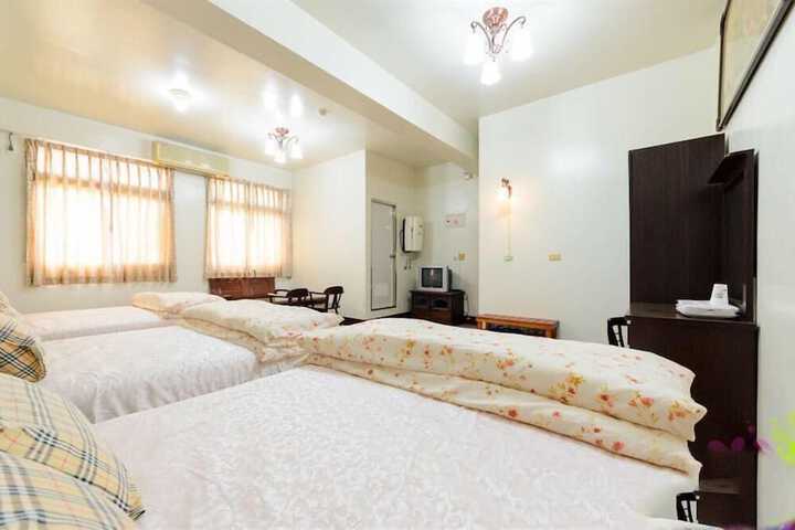 Room 10 of 19