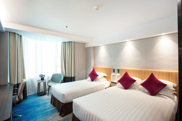 Room 44 of 103