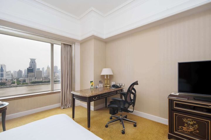 Room 51 of 229