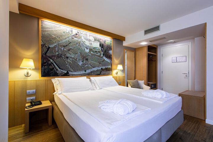Room 10 of 61