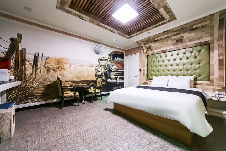 Room 50 of 80