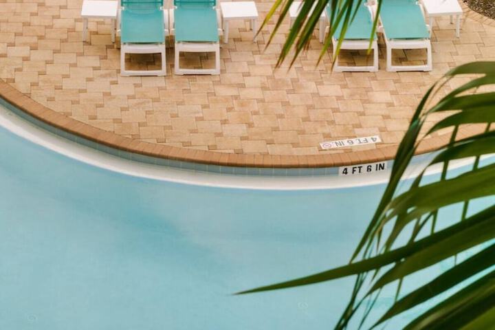 Pool 19 of 25