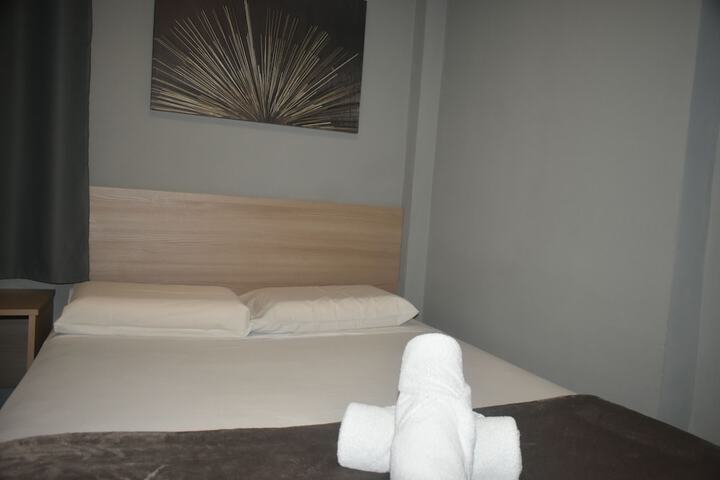 Room 8 of 27