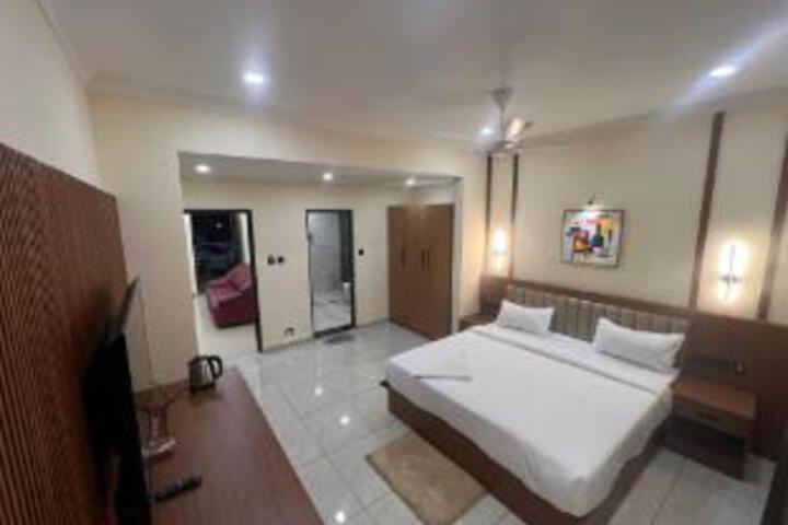 Room 2 of 16