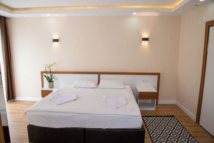 Room 35 of 151