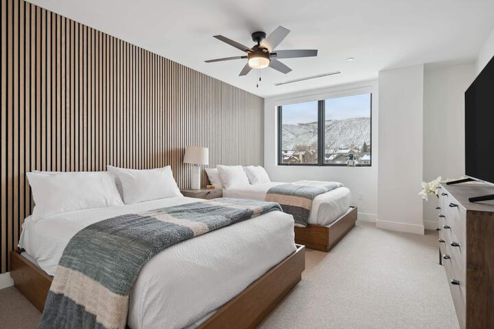 Room 5 of 50