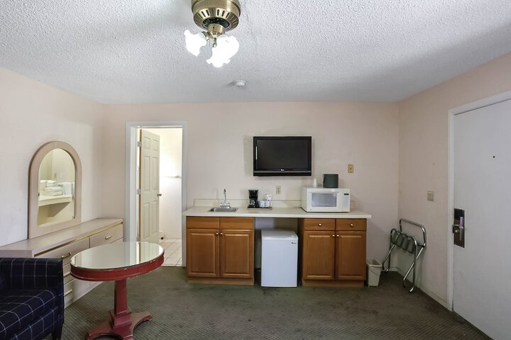 Room 20 of 35