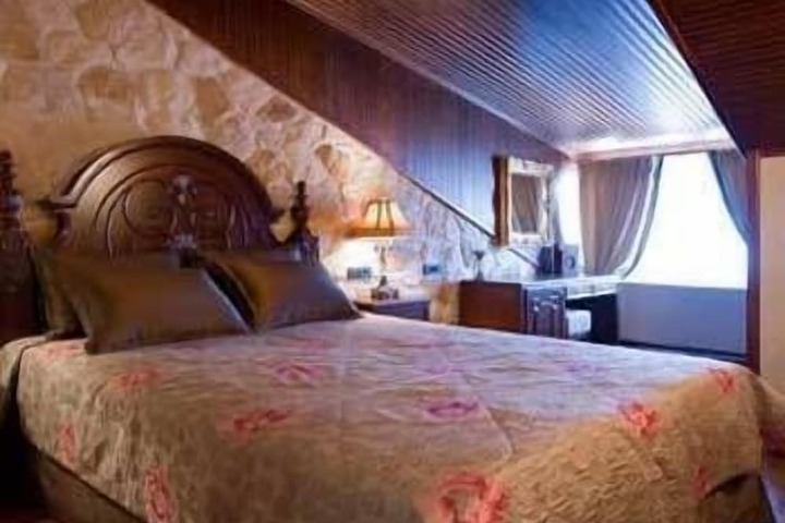 Room 8 of 46