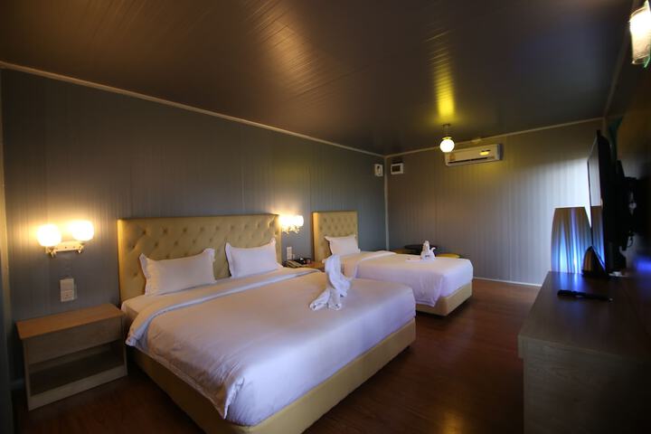 Room 7 of 35