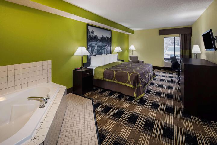 1 King Bed (2 of 8)