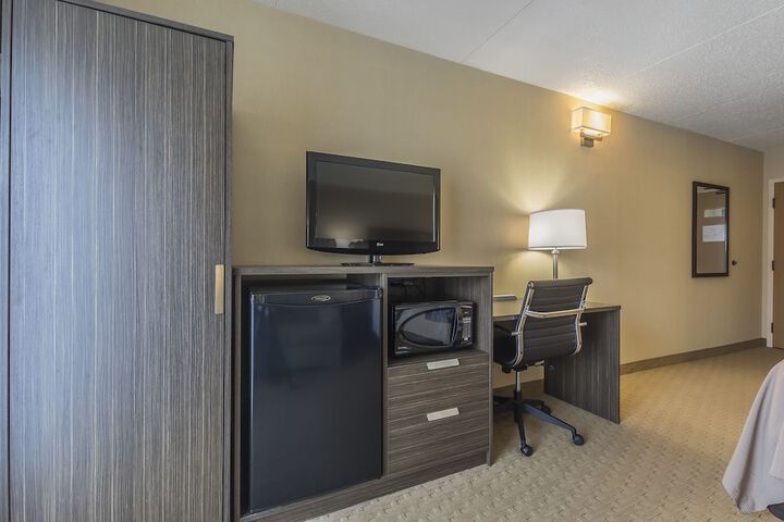Room 32 of 44
