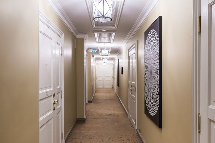 Ballroom/Hall 89 of 96