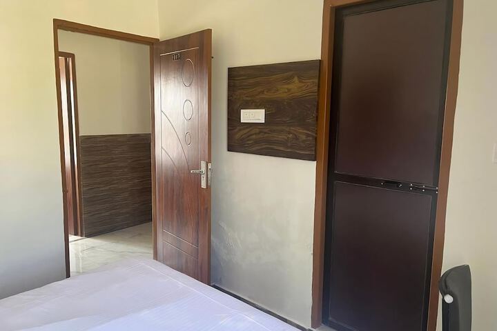Room 3 of 9