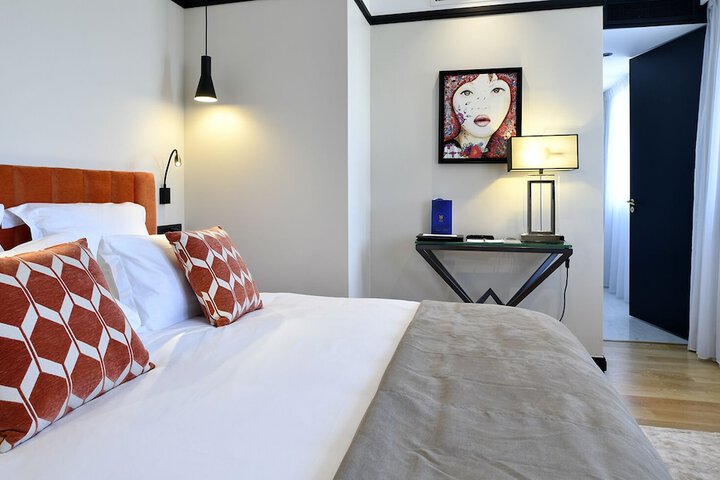 Room 15 of 90