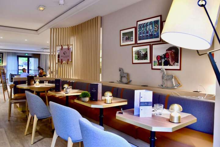 Dining 57 of 90