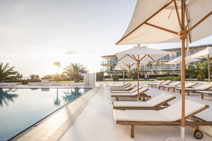 Hotel Pool