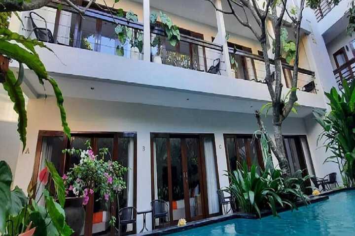Pool Hotel
