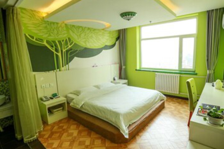 Room 4 of 19