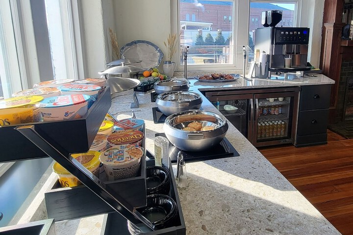 Breakfast area