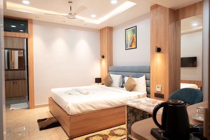 Room 9 of 56