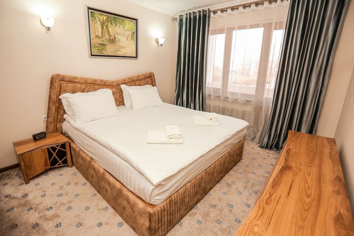 Room 10 of 31