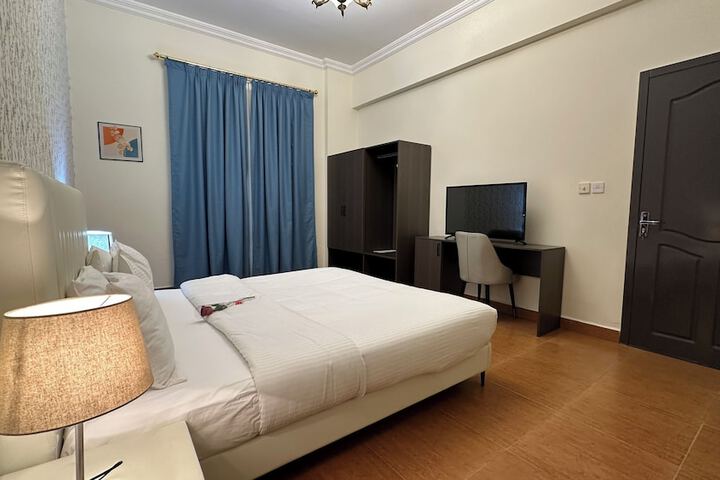 Room 2 of 17