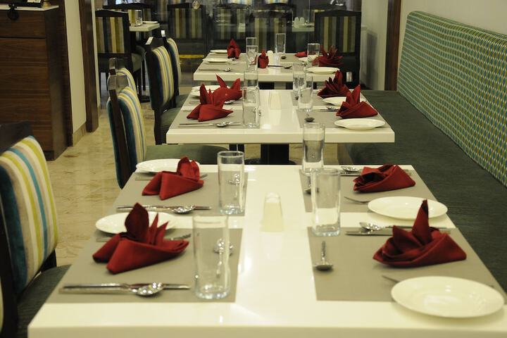 Dining 51 of 83