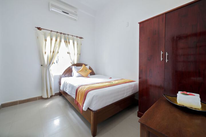 Room 9 of 17