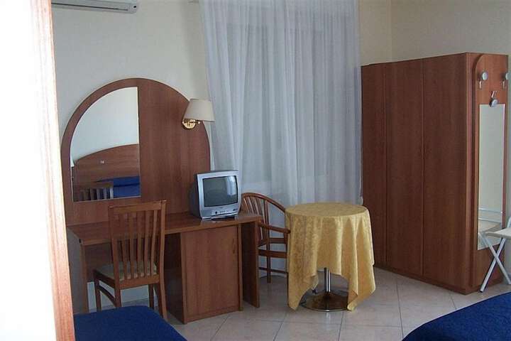 Room 15 of 63