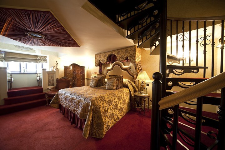 Room 22 of 157