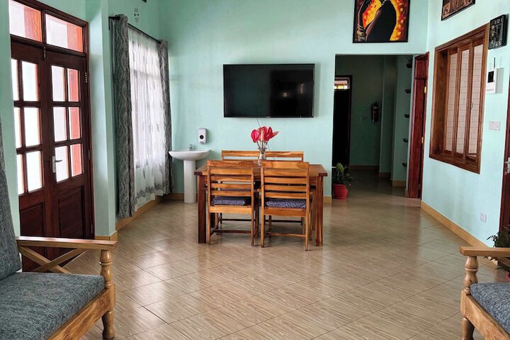 Room 10 of 33