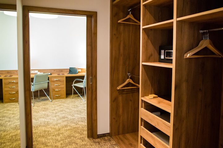 Room 30 of 59