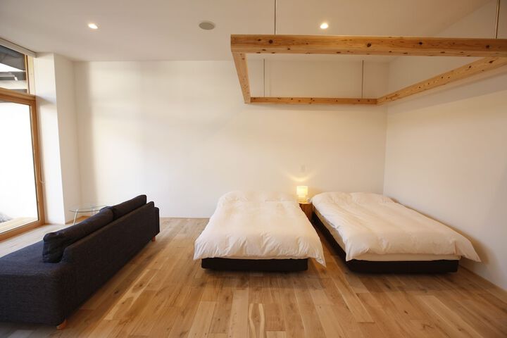 Room 12 of 83