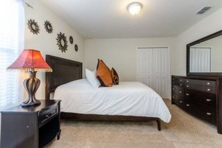 Room 6 of 25