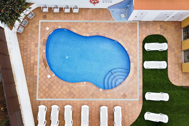 Hotel with Pool