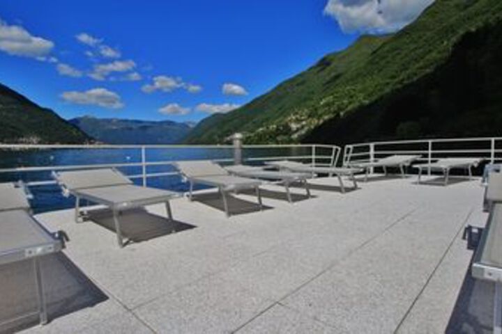 Sundeck 69 of 74