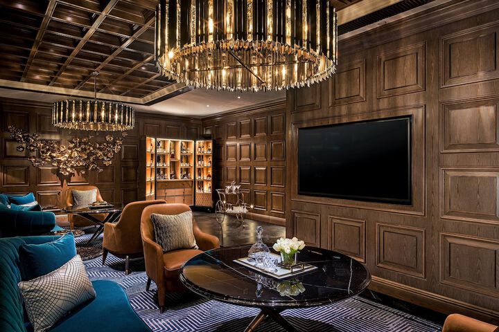 Lounge 68 of 110